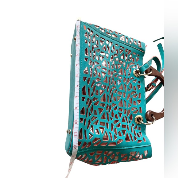 Republic Vegan Transparent Bag - Picture 7 of 10